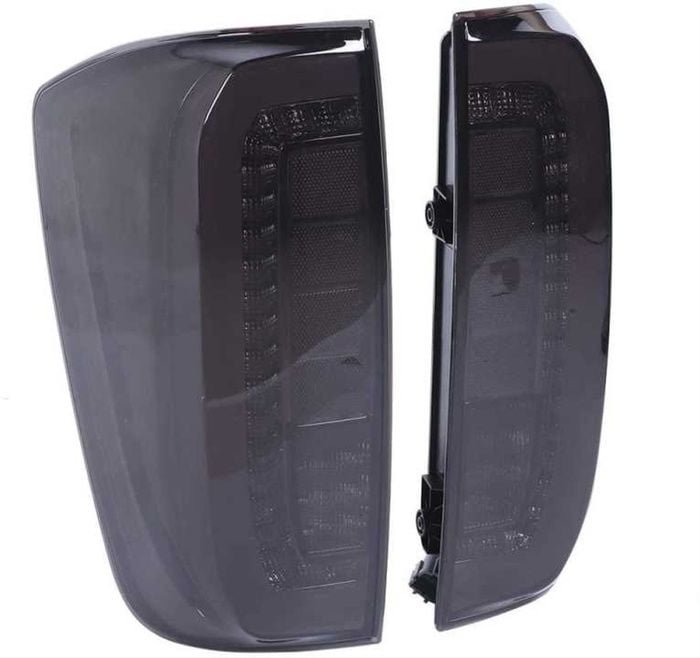 nsnls-s-1.jpeg NAVARA NP300 (2015-2020) IÇIN UYUMLU LED STOP - SMOKE - Görsel 1